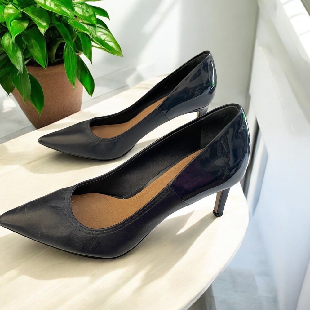 Tahari Heels 8M Dark BLUE Patent Leather on Back Portion 3" Heel Pointed Toe
